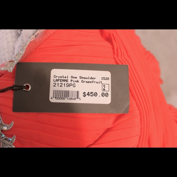 Formal dress - Picture 4 of 5